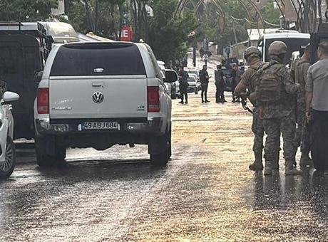 Olay, öğleden sonra Muratpaşa Mahallesi’nde meydana geldi. Psikolojik rahatsızlığı bulunduğu