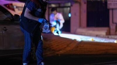 Balıkyolu Mahallesi 522. Sokak’ta plakaları öğrenilemeyen motosikletli 2 kişiye, iki