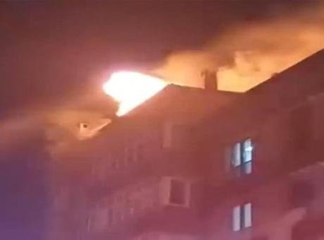 Yangın, Örnek Mahallesi’nde saat 23.00 sıralarında çıktı. Edinilen bilgiye göre,