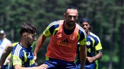 Fenerbahçe, yeni sezon hazırlıkları kapsamında ilk etap çalışmalarını yaptığı antrenmanla
