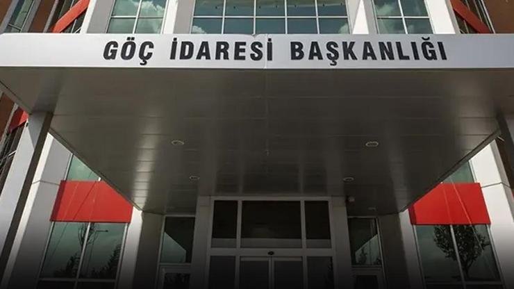 Kaynak:AA Başkanlıktan yapılan açıklamada, Özdağ’ın, geçici koruma altındaki Suriyelilerin ülkelerine