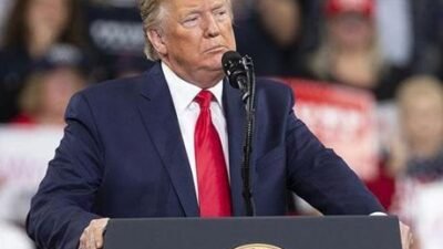 ABDBaşkanıDonaldTrump,İran’a ait dronların Hürmüz Boğazı’ndan geçen bir tankeri hedef aldığını