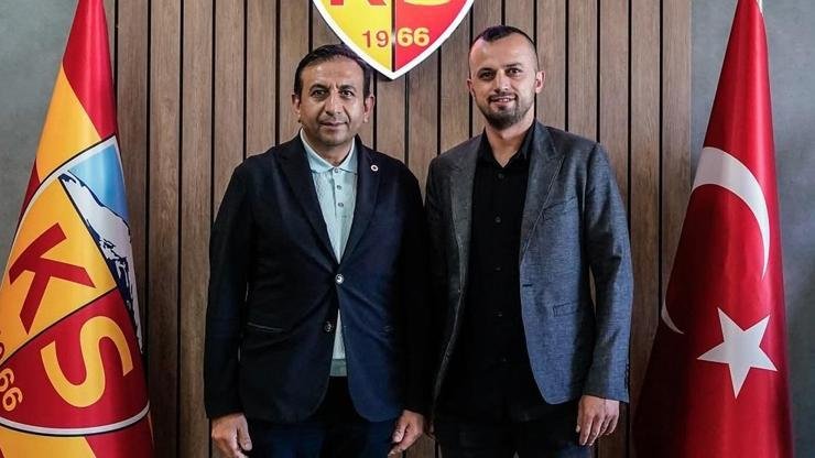 Kaynak:Cnnturk.com İlhan Parlak, Kayserispor’un genel koordinatörü oldu. Haberin Devamı Haberin