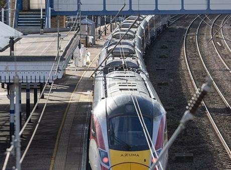 İngiltere’de Londra-Leicester arası tren seferlerini yürüten East Midlands Railway şirketinden