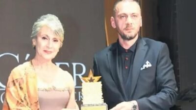 Grand Tarabya Otel’de gerçekleşen gecede ‘Yılın En Star Dizisi’ seçilen