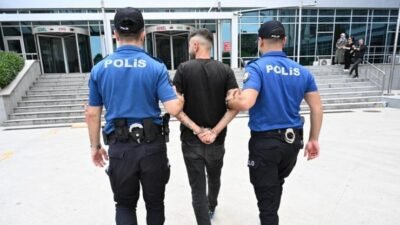 Mersin İl Emniyet Müdürlüğü ekipleri, yurt dışından gelen bir uçaktaki