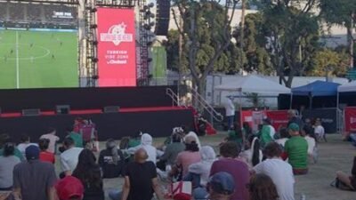 Los Angeles City Hall’ın hemen önünde yer alan ve şehrin