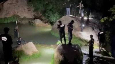 Mehmet DOĞANER/ ERDEMLİ(Mersin), (DHA)- MERSİN’in Erdemli ilçesinde serinlemek için Lemas
