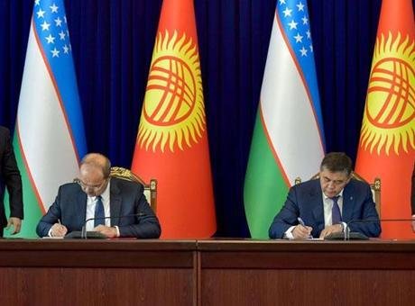 Orta Asya’da tarihi olay! Bir imzayla komşu oldukları ülkeye vatandaş oldular Kırgızistan ile Özbekistan arasında yürütülen sınır demarkasyonu, yalnızca iki ülke