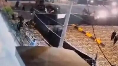 Kaynak:İHA Pakistan’ın Sindh eyaletindeki Karaçi kentinde kontrolden çıkan ve freni