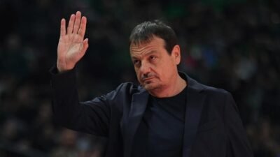 Kaynak:Cnnturk.com Panathinaikos, Ergin Ataman ile yollarının ayrıldığını duyurdu. Haberin Devamı