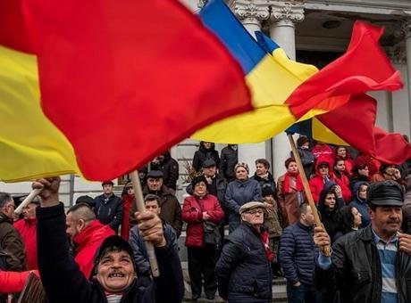 Romanya, hükümet kurma sürecinde yaşanan siyasi belirsizlik ve parlamentoda oluşan