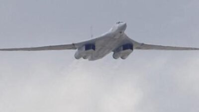 Rusya’nın Sibirya bölgesinde yer alan Irkutsk kentinde eğitim uçuşu yapan