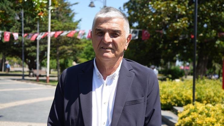 Kaynak:AA Çakır ile yönetim kurulu üyeleri, Samsunspor‘un kuruluşunun 61. yıl