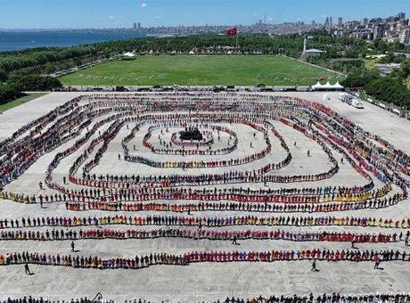İstanbul, 28 Haziran’da tarihe geçen dev bir horon gösterisine sahne