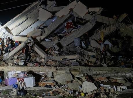 Venezuela’da 24 Haziran’da meydana gelen depremlerin ardından arama kurtarma çalışmaları