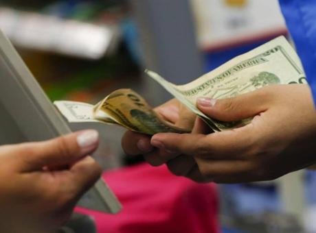 Olayın, 14 Haziran’da Florida’nın DeLand kentindeki bir Walmart mağazasında meydana