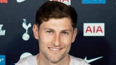 Kaynak:AA İngiliz kulübünden yapılan açıklamada, 33 yaşındaki futbolcu için “Kulübümüze