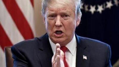 ABD Başkanı Trump, Washington’dan Wisconsin eyaletine giderken uçakta basın mensuplarının