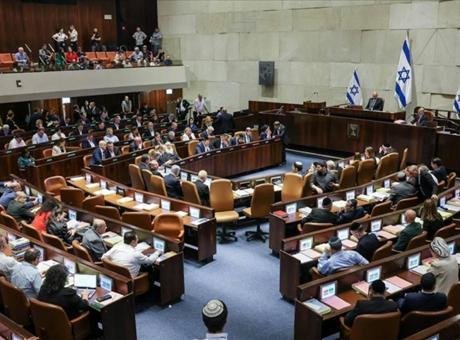 Trump’ın açıklamaları sonrası Tel Aviv’de güvenlik zirvesi! İran ve Lübnan gündemi masada Yedioth Ahronot gazetesinin haberinde, İsrail Başbakanı Netanyahu’nun bazı bakanlar ve