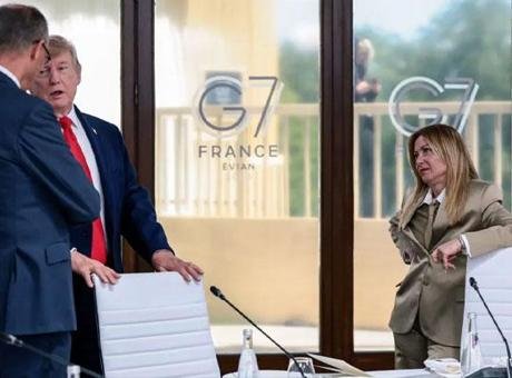 Trump’ın ‘Bana yalvardı’ sözleri çok konuşulmuştu! İtalya Başbakanı Meloni’den yeni açıklama İtalya Başbakanı GiorgiaMeloni, ABD Başkanı Donald Trump ile arasında son