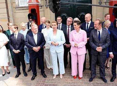 Danimarka Başbakanı Mette Frederiksen, yeni kabinesini açıkladı. Ülke tarihinde ilk