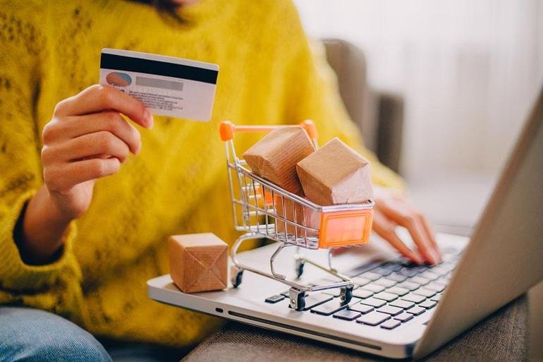 1 Ağustos’ta ‘e-ticaret’te her şey değişiyor: Artık bunu yapmak zorunlu Kaynak:CNN TÜRK Haber Merkezi İnternet alışverişlerinde yeni uygulamalar devreye alınacak.