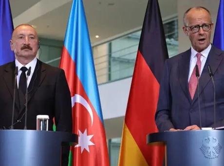 Almanya Başbakan Merz ve Azerbaycan Cumhurbaşkanı İlham Aliyev, Berlin’de yaptıkları