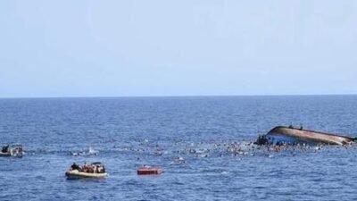 Aşırı yüklü tekne alabora oldu! 40’dan fazla kişi kayboldu Ulusal basındaki haberlere göre, dün akşam saatlerinde Jigawa eyaletinin Yan