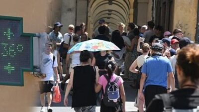 Ülkede sıcak hava dalgası hayatı olumsuz etkilemeye devam ediyor. İtalya