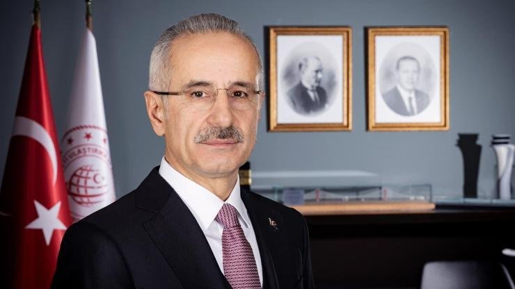 Bakan Uraloğlu 15 Temmuz gecesini anlattı: Abdest alıp çocuklarımla vedalaştım Ulaştırma ve Altyapı Bakanı Abdulkadir Uraloğlu, 15 Temmuz hain darbe