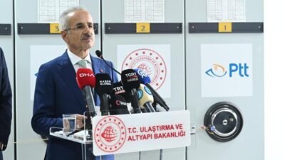 Ulaştırma ve Altyapı Bakanı Abdulkadir Uraloğlu, PTT AŞ tarafından hazırlanan