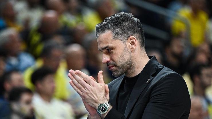 Beşiktaş, Dusan Alimpijevic ile nikâh tazeledi Kaynak:Cnnturk.com Beşiktaş, Dusan Alimpijevic’in kontratının uzatıldığını duyurdu. Haberin Devamı Haberin
