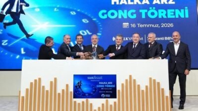 Borsa İstanbul’da gong, Saat&Saat için çaldı Haberlerimizi Google’da Takip Edin Gelişmelerden anında haberdar olun. Google’da tercih