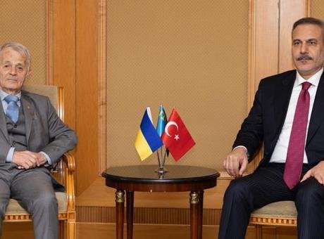 Dışişleri Bakanı Hakan Fidan, Kırım Tatarlarının Milli Lideri Kırımoğlu ile görüştü Diplomatik kaynaklardan edinilen bilgiye göre, Fidan, Ukrayna ziyareti kapsamında Kırım