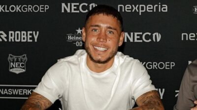 Emre Mor, NEC Nijmegen’e transfer oldu Fenerbahçe ile sözleşmesi sona eren Emre Mor, yeni takımıyla resmen