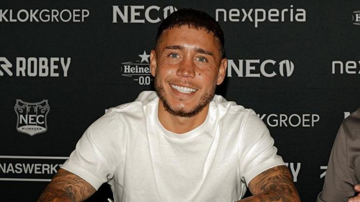 Emre Mor, NEC Nijmegen’e transfer oldu Fenerbahçe ile sözleşmesi sona eren Emre Mor, yeni takımıyla resmen