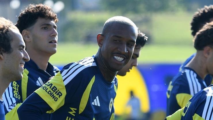 Fenerbahçe’ye Muriqi sonrası bir darbe de Talisca’dan Kaynak:Milliyet Yeni sezon hazırlıklarını Topuk Yaylası’nda sürdüren Fenerbahçe, dün akşam