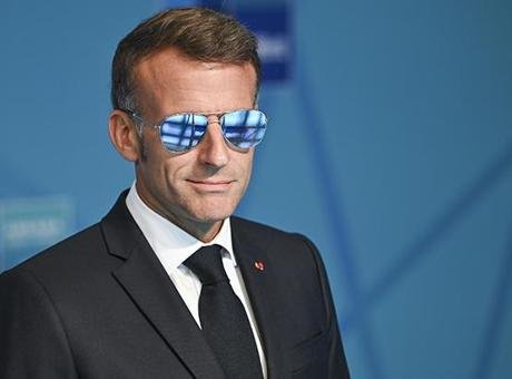 NATO Zirvesi için Ankara’ya gelen Fransa Cumhurbaşkanı Emmanuel Macron’un gözlükleri