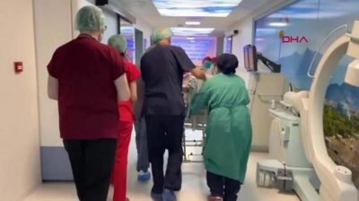 İlki başararak tıp tarihine geçmişlerdi: Akdeniz Üniversitesi’ne 3. kadavradan rahim nakli Kaynak: DHA 15 yıl önce yaptıkları cerrahi operasyonla bir ilki