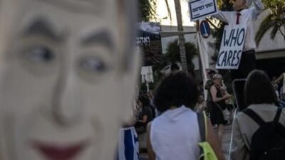 İsrail’in Tel Aviv kentindeki Rehineler Meydanı’nda toplanan İsrailliler, 7 Ekim
