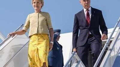 Carney’nin uçağı, Ankara Havalimanı’na indi. Havalimanında Hazine ve Maliye Bakanı
