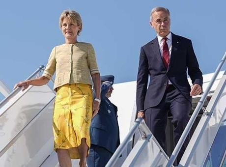 Carney’nin uçağı, Ankara Havalimanı’na indi. Havalimanında Hazine ve Maliye Bakanı