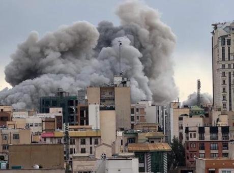 Katar’dan ABD-İran hattında dikkat çeken hamle! ‘Tahran’a gittiler’ Ülke medyasında yayımlanan haberlere göre, Katarlı müzakerecilerden oluşan bir heyet,