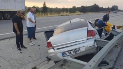 Kütahya’da bariyere çarpan otomobilin sürücüsü yaralandı Haberin Devamı Haberin Devamı