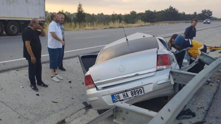 Kütahya’da bariyere çarpan otomobilin sürücüsü yaralandı Haberin Devamı Haberin Devamı