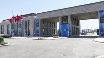 Kaynak:CNN TÜRK NATO Zirvesi için geldi, resmi temaslar öncesi ise