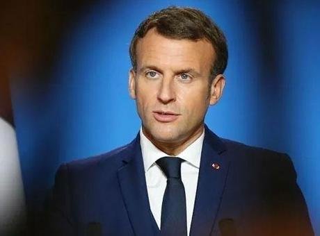Fransa Cumhurbaşkanı Emmanuel Macron, İçişleri Bakanı Laurent Nunez ile birlikte