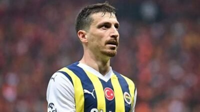 Fenerbahçe Futbol A Takımı kaptanlarından Mert Hakan Yandaş ile 1