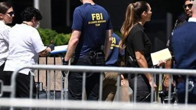 New York’ta ICE ve FBI binası önünde saldırı düzenleyen şüpheli gözaltına alındı FBI, çeşitli yayın kuruluşlarına yaptığı açıklamada, Federal Plaza’nın dış cephesinde